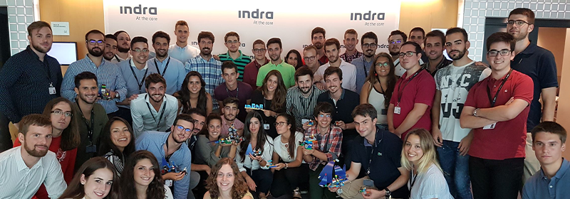 Indra potencia el talento joven con formación especializada desde la incorporación