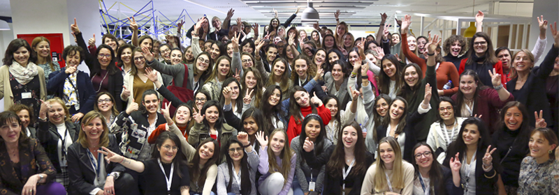 Indra premia innovaciones con fuerte impacto social ideadas por universitarias en su Hack Day