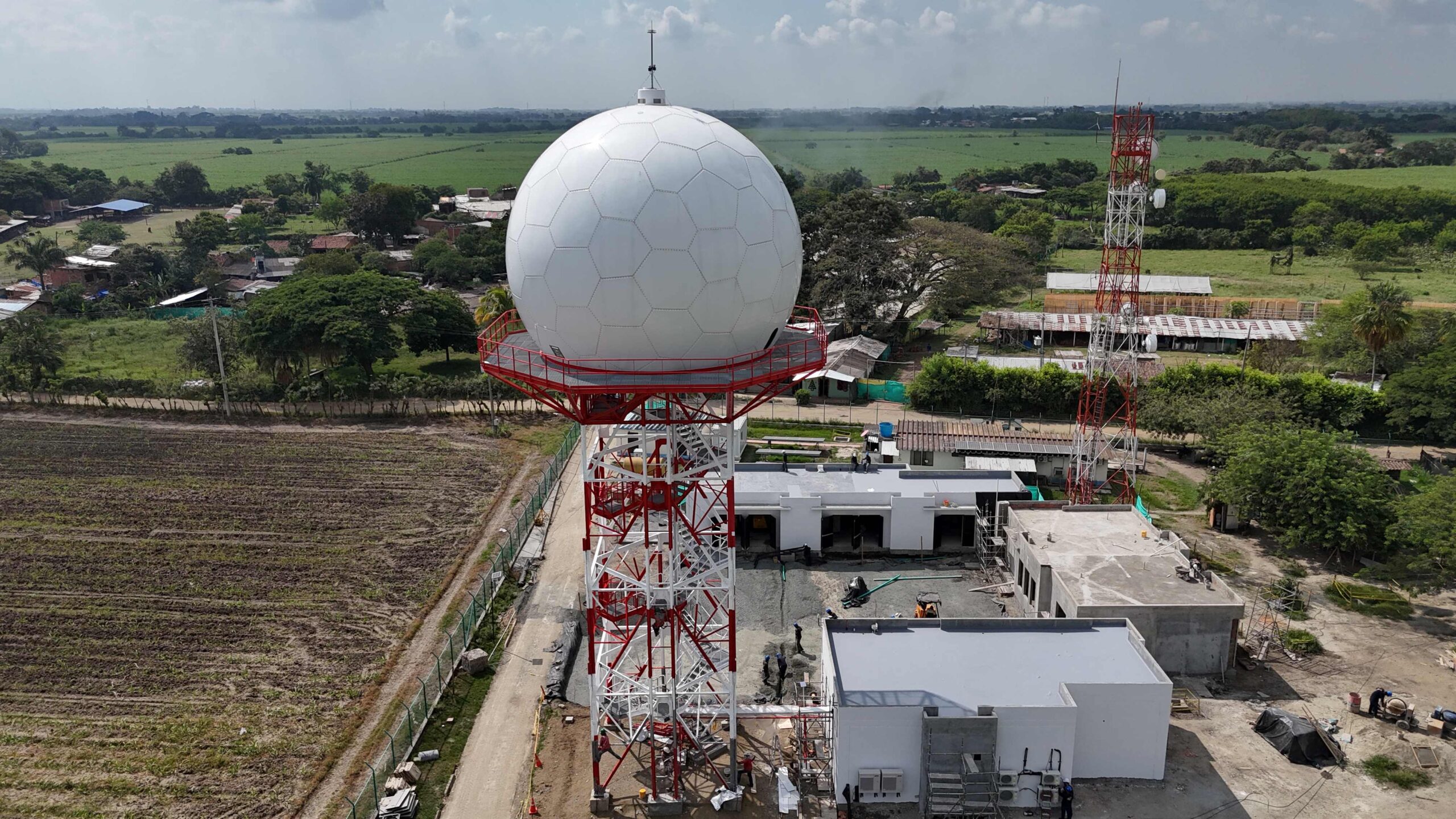 Indra renews Colombia’s Air Surveillance Network with radars to guarantee maximum safety and the efficiency of its air traffic