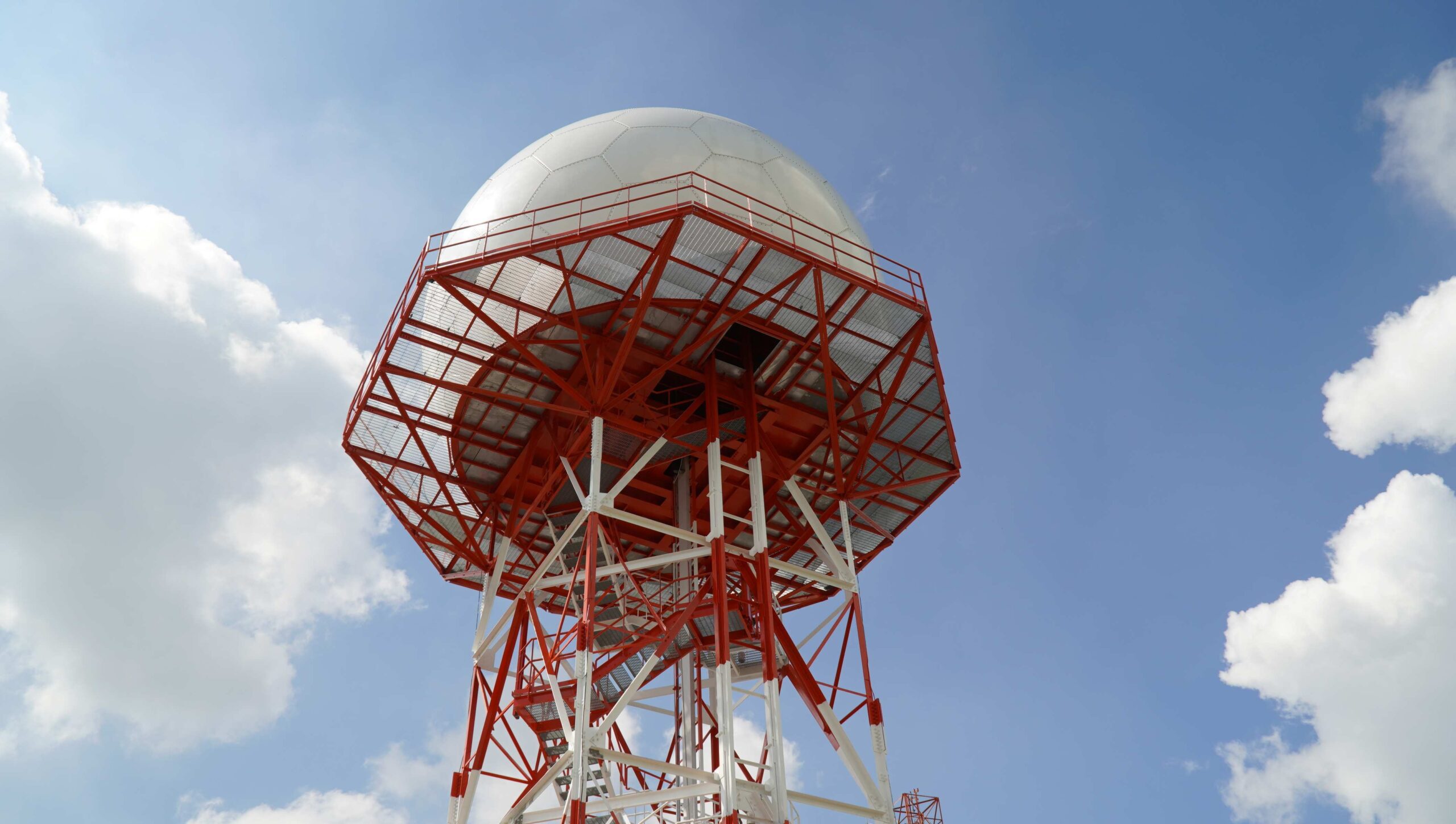 Indra Group consolida en Perú un centro de excelencia líder en radares de última generación que exporta tecnología avanzada a otros países