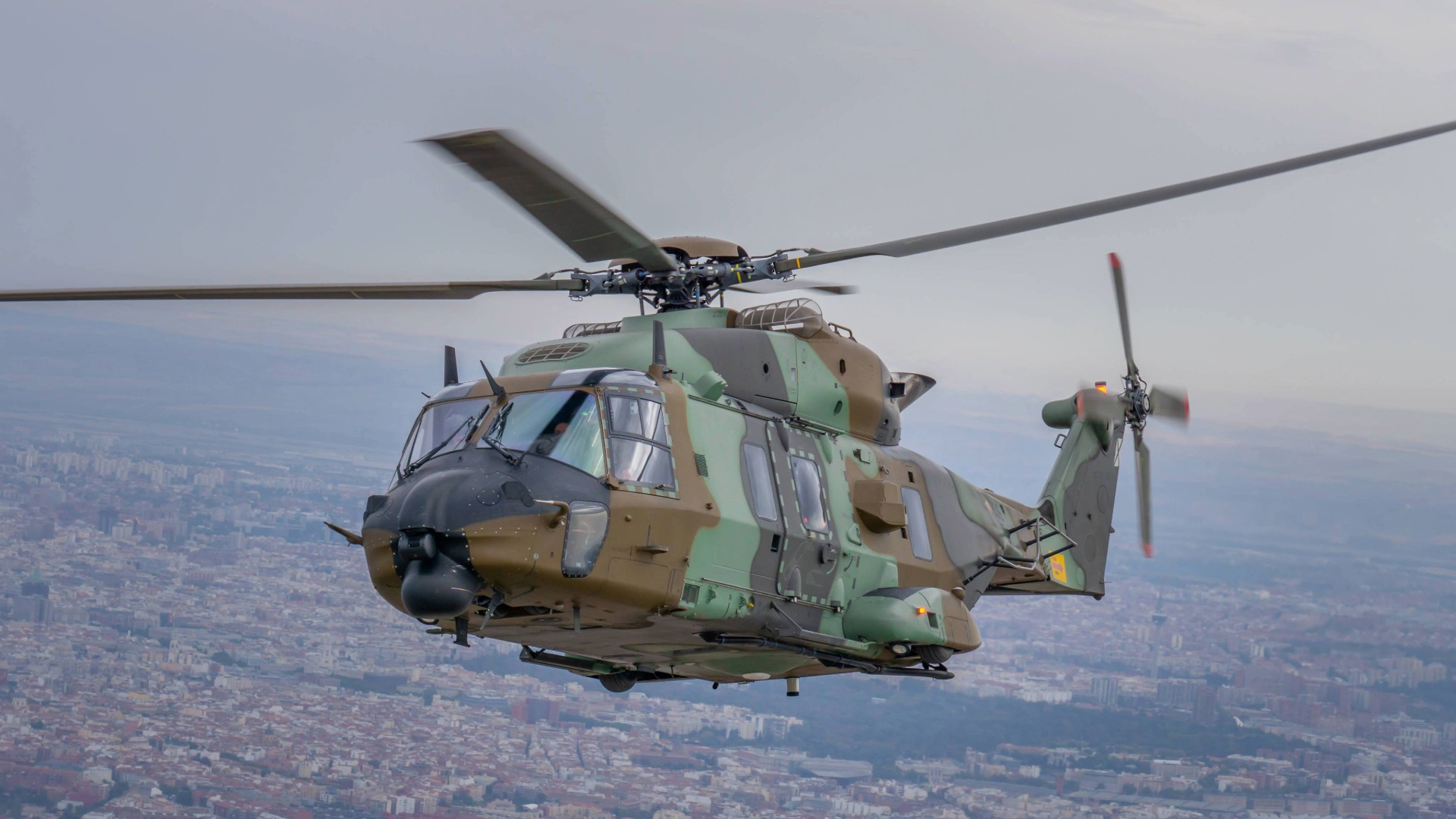 Indra lidera el desarrollo de la nueva generación de sistemas de autoprotección ‘full digital’ para aeronaves y helicópteros, más eficaces frente a ataques con misiles