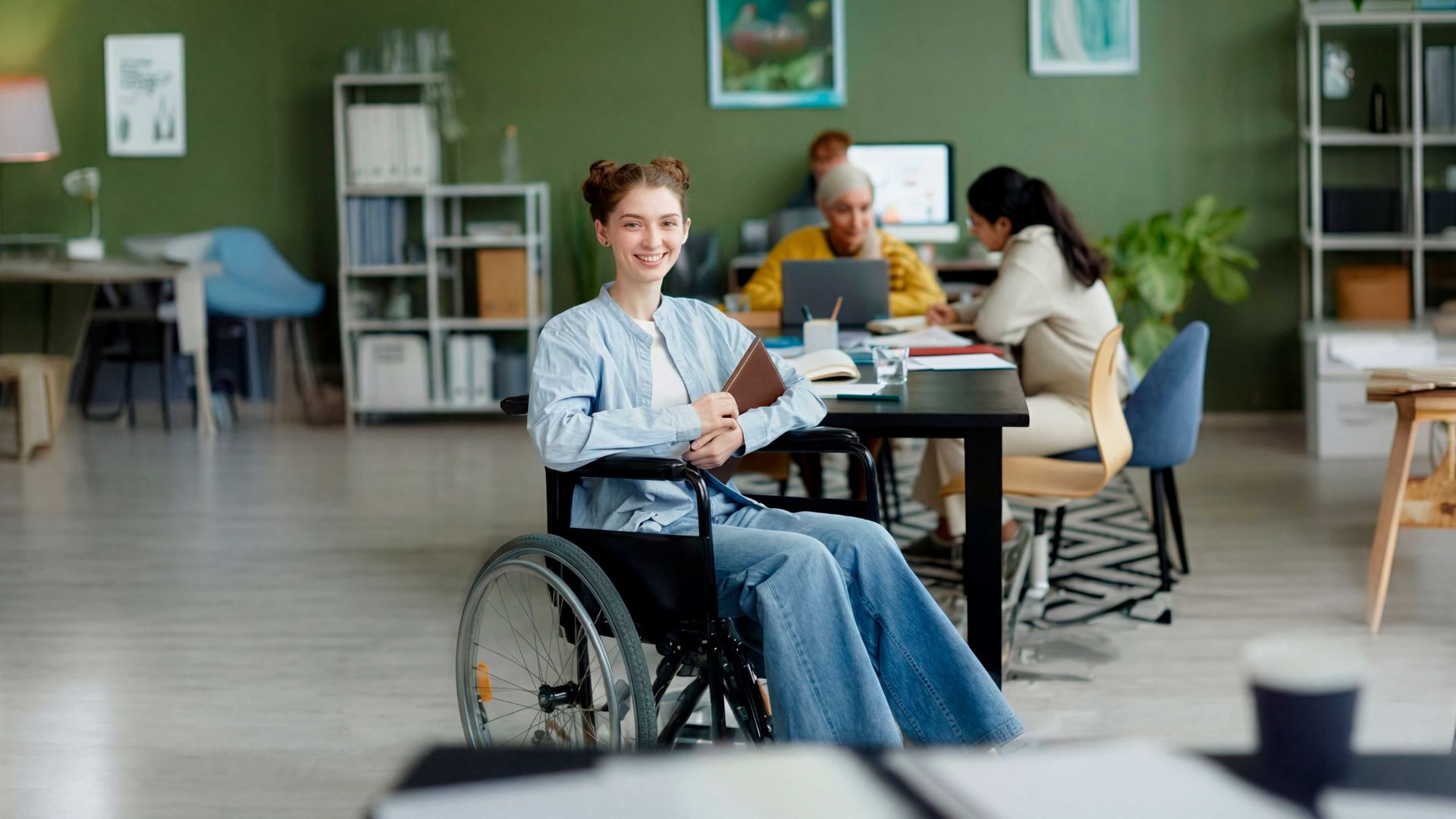 Indra Group y Fundación Universia lanzan la primera convocatoria de becas STEM para impulsar la empleabilidad en el sector tecnológico de universitarios con discapacidad