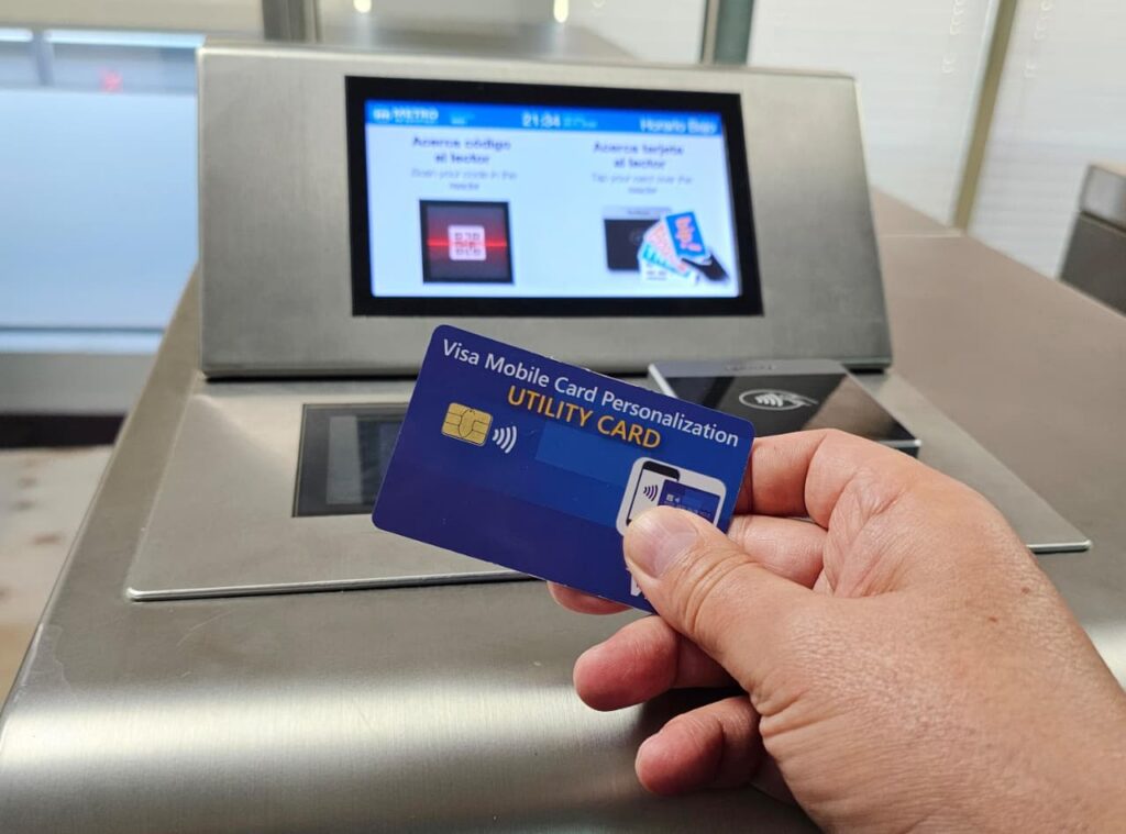 Indra mejora la experiencia de pago en el transporte público de Santiago