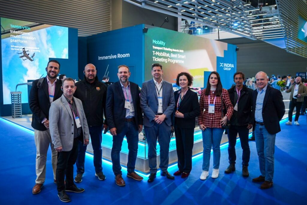 Indra Group recebe no MWC o secretário geral do governo do estado de Goiás para fortalecer a colaboração em IA governada e conectividade